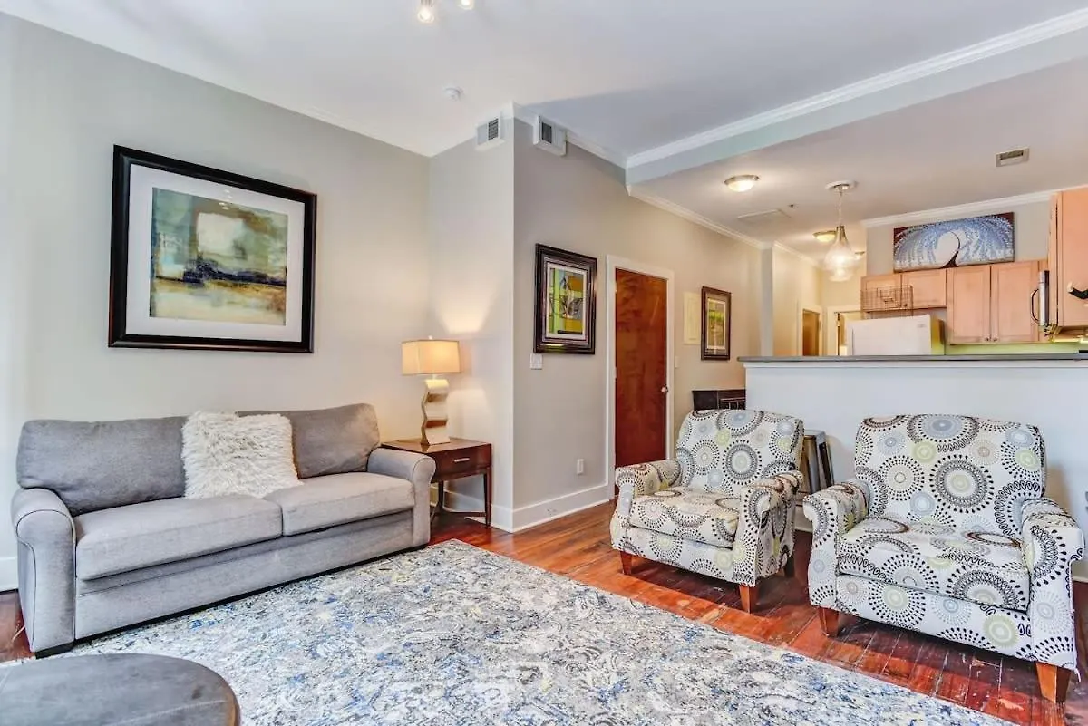 E Bay St Loft By Market And River Street Apartament