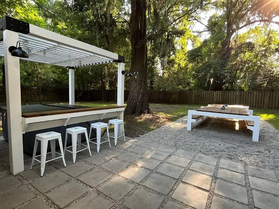 펜션 Sleeps 18 Island On Acre Hidden Speakeasy 서배너