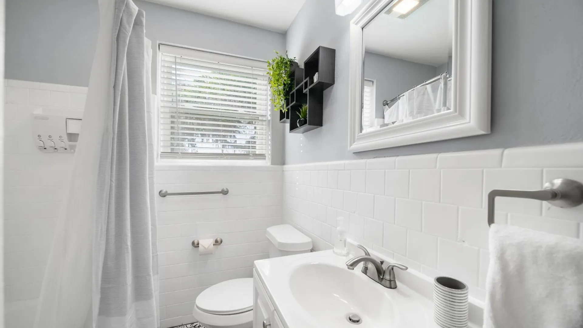 Stylish Urban Nest, Close To Parks And Restaurants *