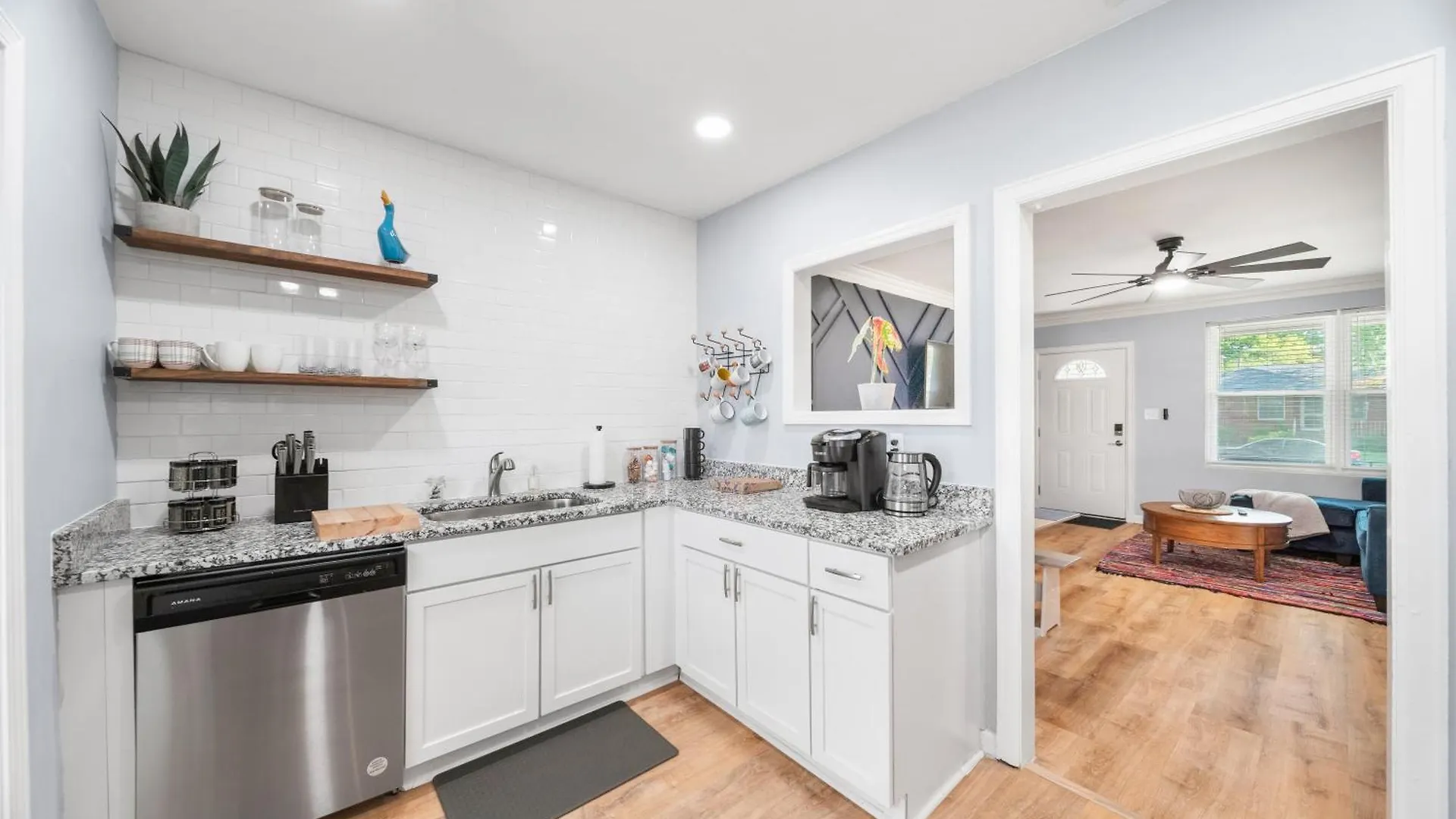 Stylish Urban Nest, Close To Parks And Restaurants *