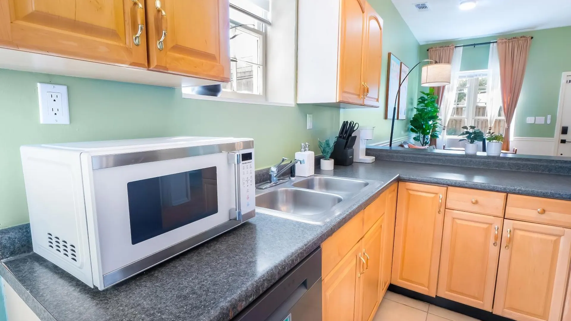 Traveler's Dream - Free Parking Near Forsyth Park *