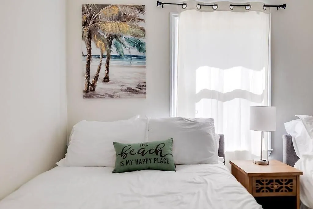 Centrally Located Between Tybee Island And Dt