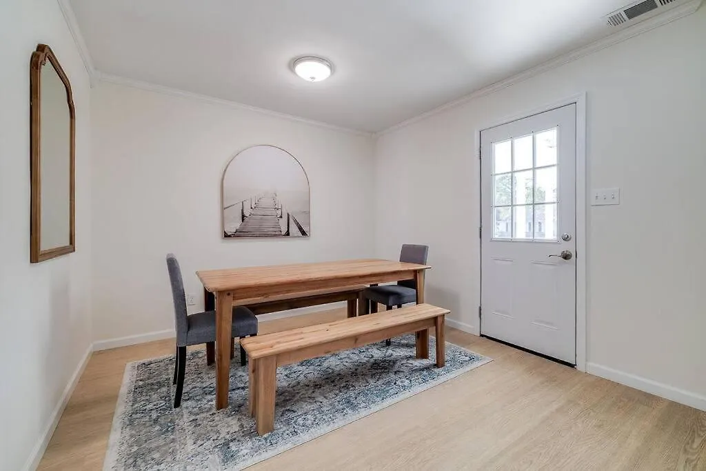 Centrally Located Between Tybee Island And Dt *
