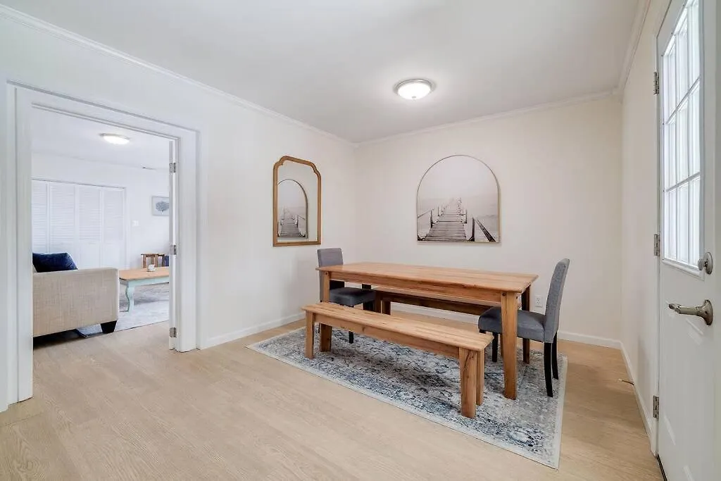 Centrally Located Between Tybee Island And Dt