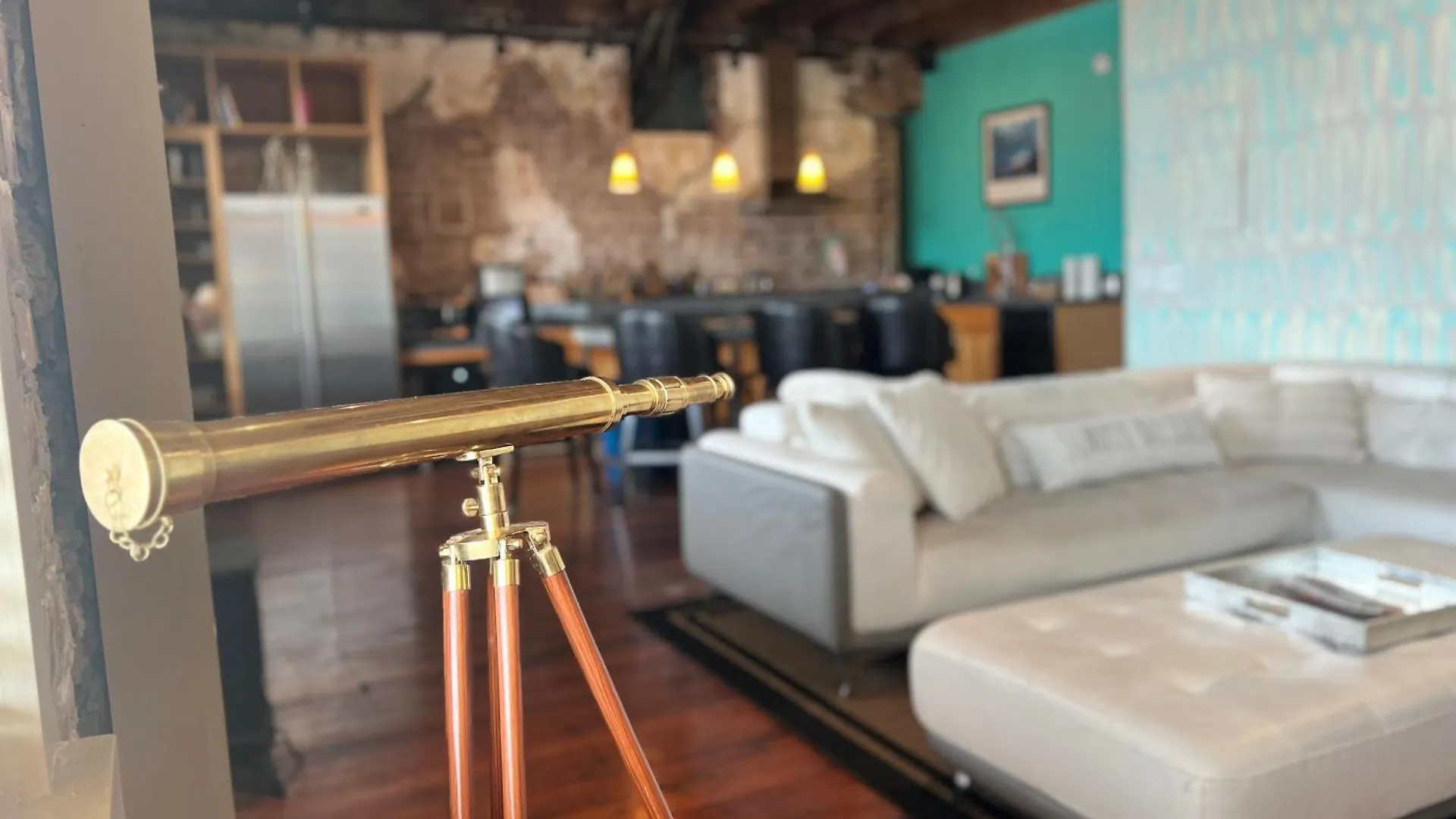 Penthouse On Broughton With Free Reserved Parking *
