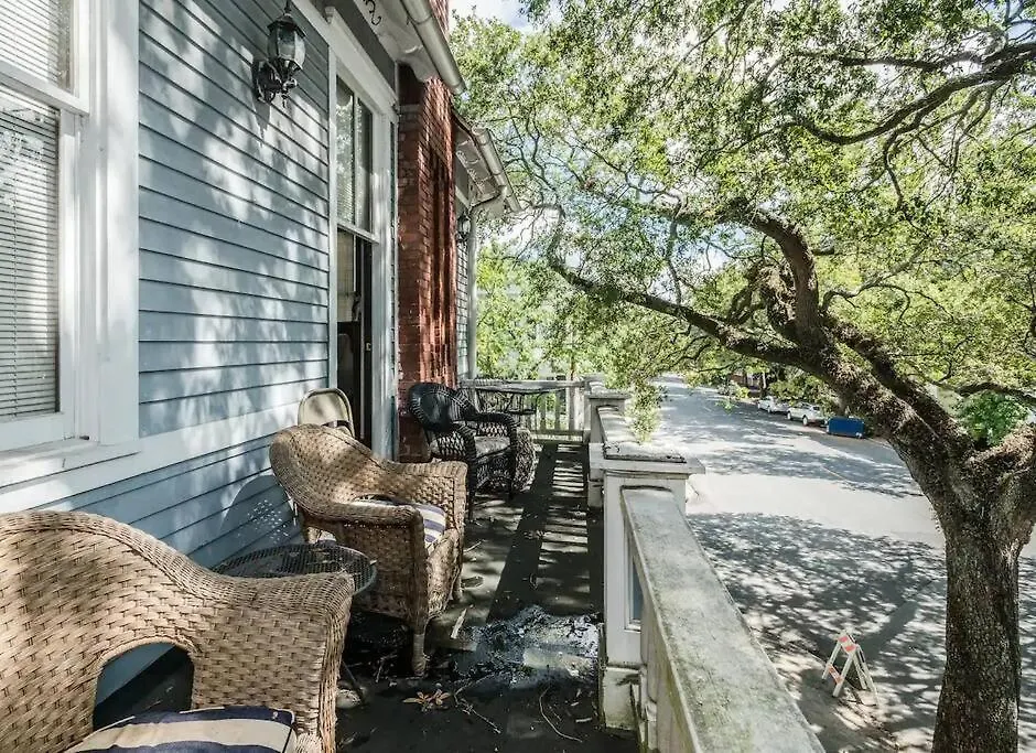 بيت للعطل Big Blue House - Both Units - Near Forsyth Park