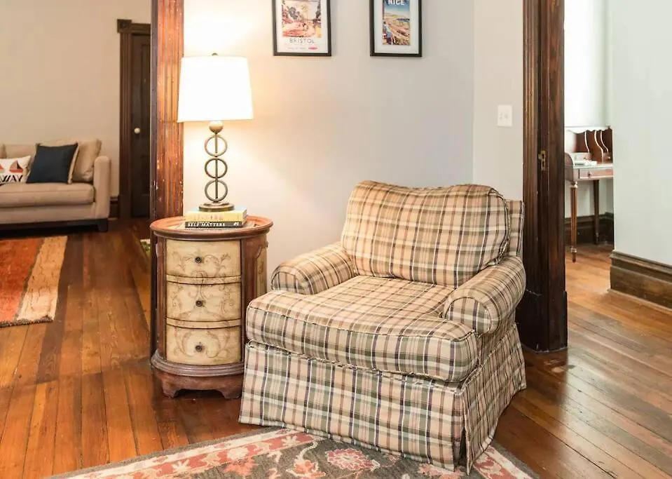 بيت للعطل Big Blue House - Both Units - Near Forsyth Park