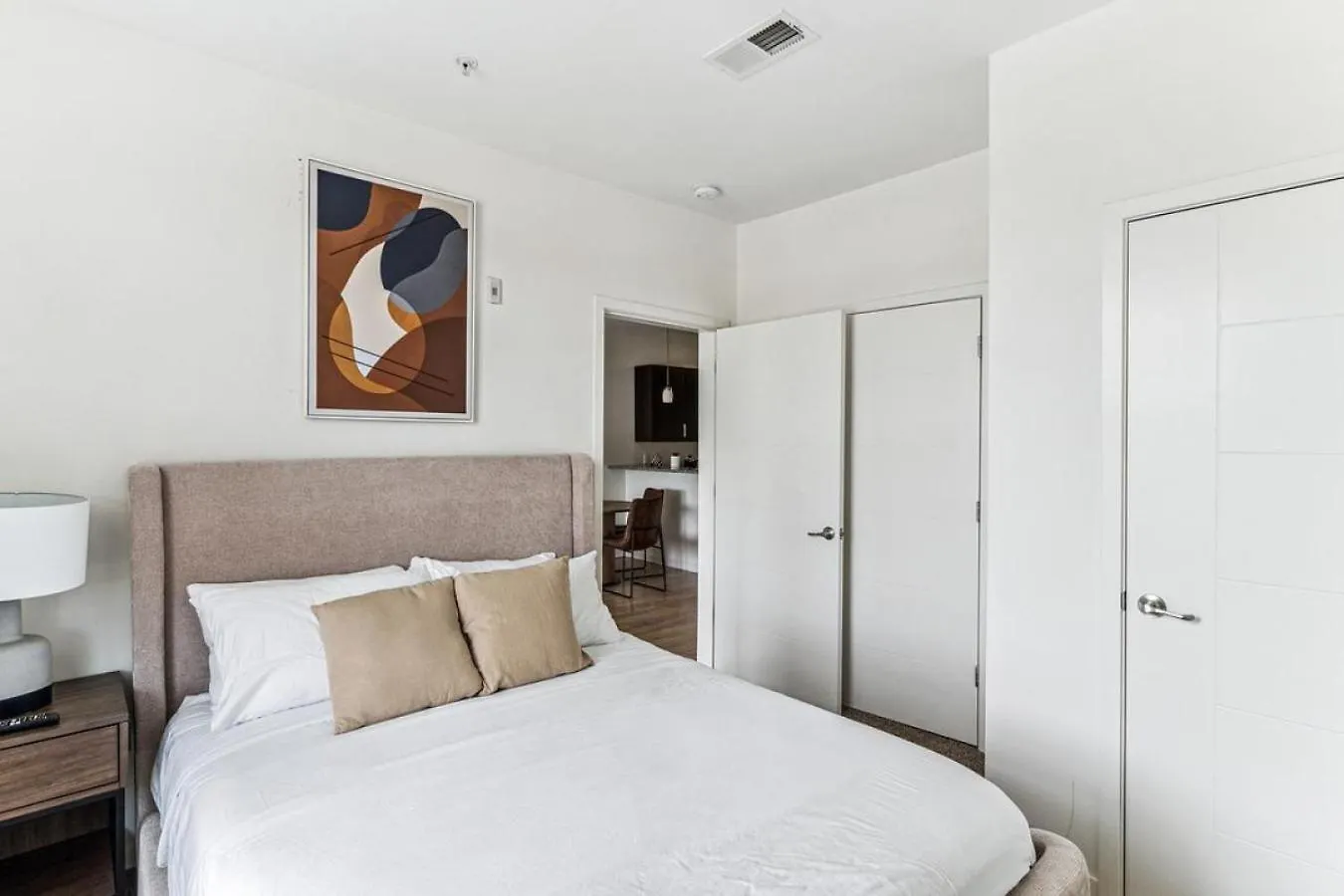 Landing At Longshore Commons - 1 Bedroom In *
