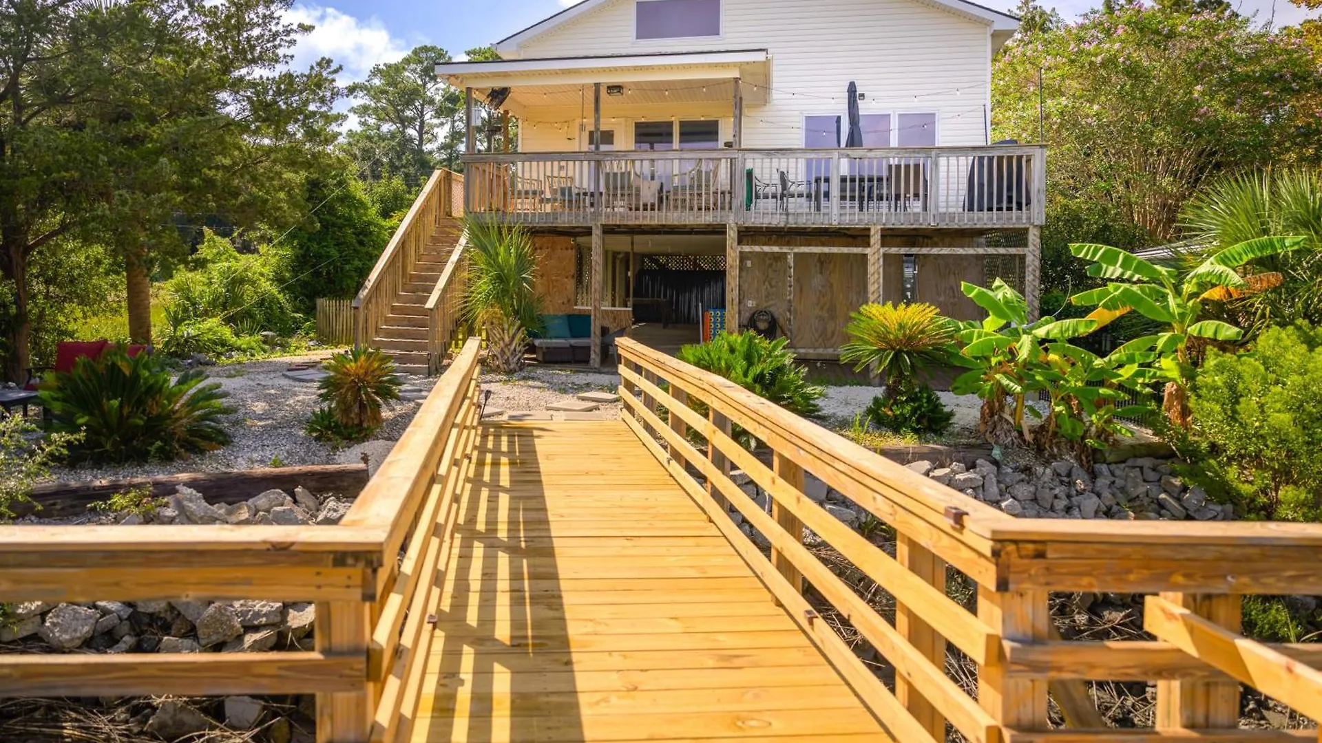 Riverfront Retreat With Private Dock! Holiday home Savannah
