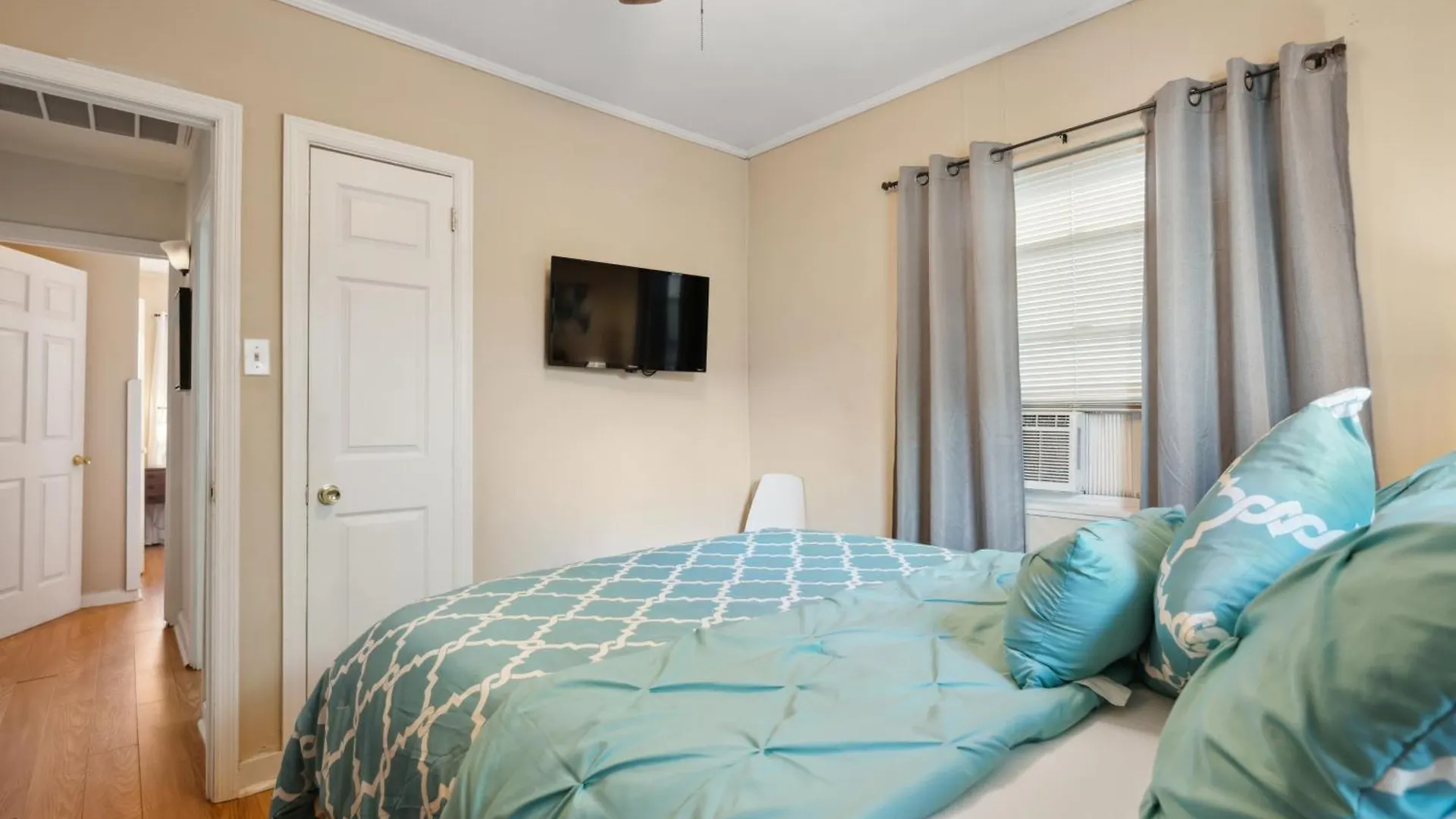 2br Affordable Walkable Duplex Near Forsyth Park Free Parking Апартаменты