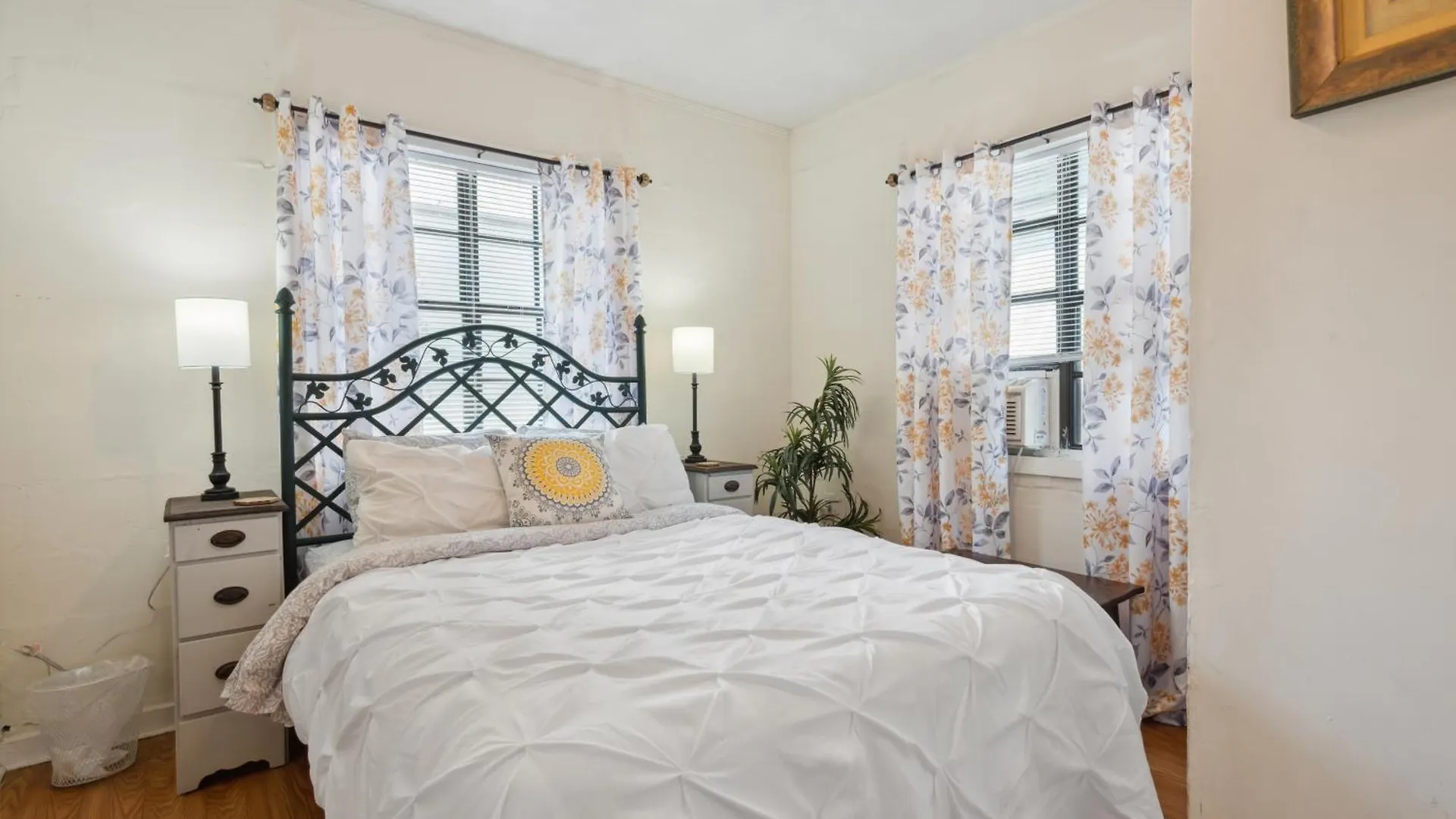 2br Historic Walkable Duplex Near Forsyth Park Free Parking