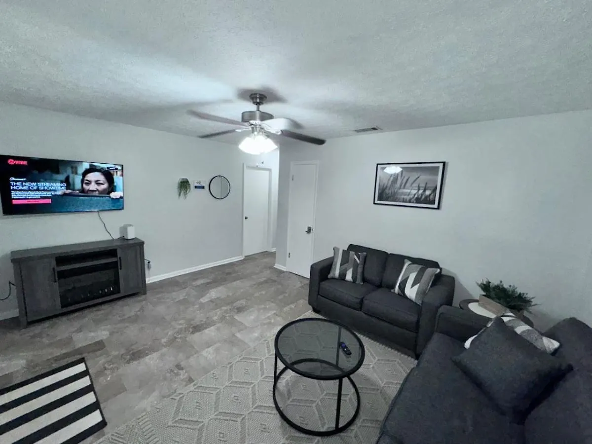 Apartment Downtown And Near, I-95. Pet Yes Savannah