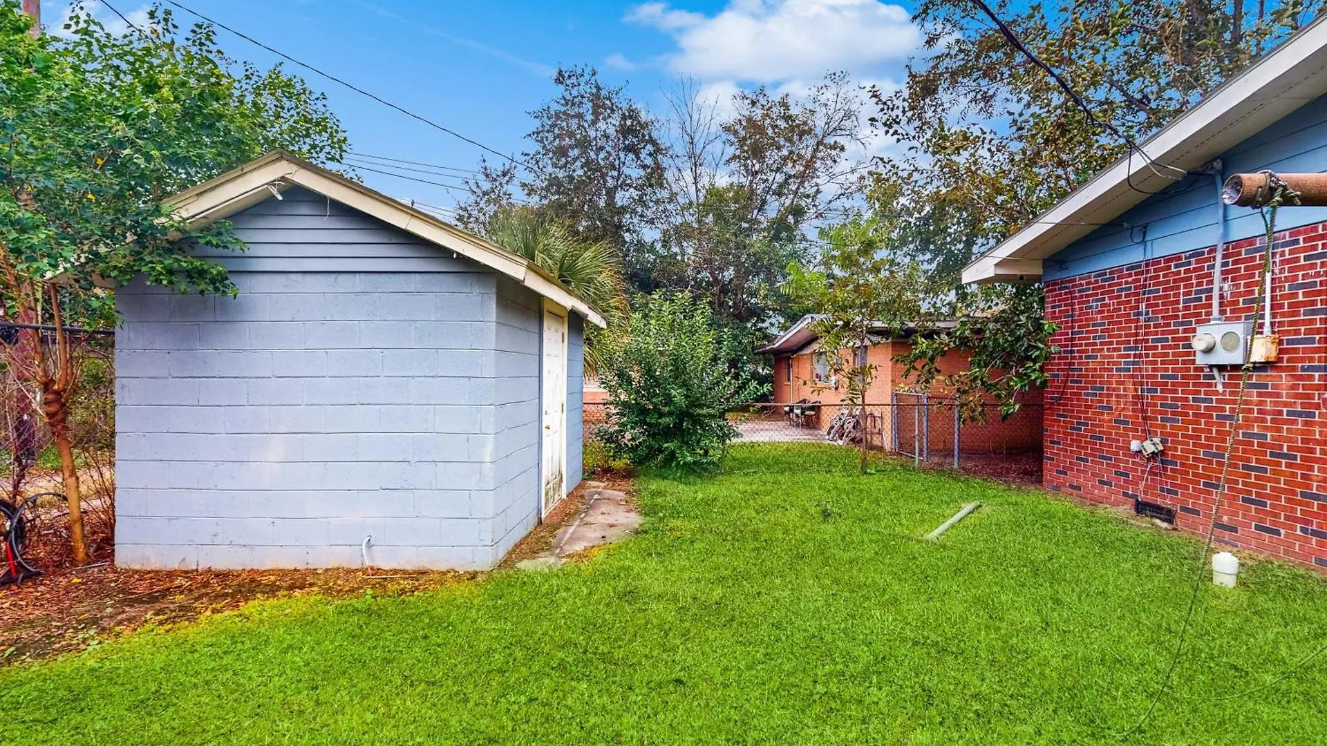 1107 West 42nd Street * Savannah