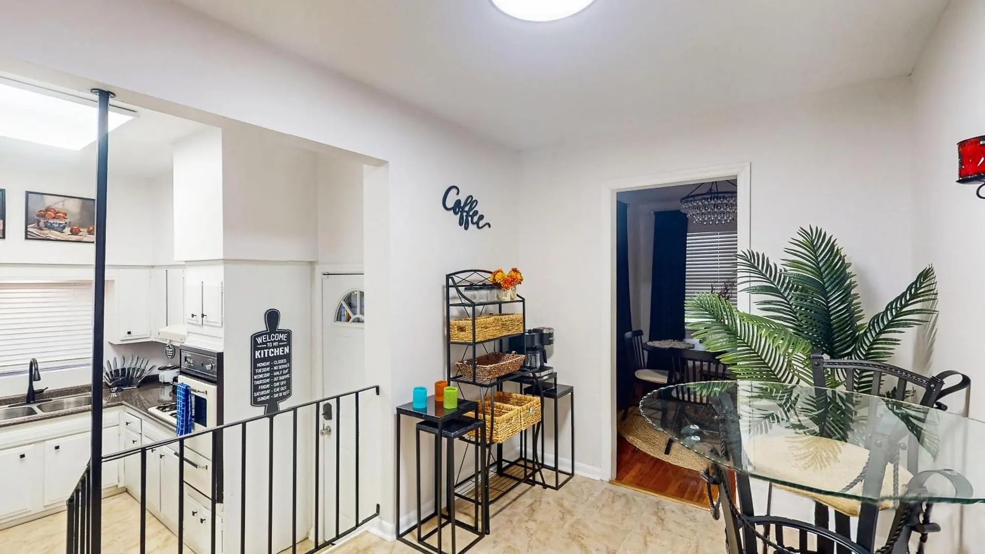 1107 West 42nd Street * Savannah