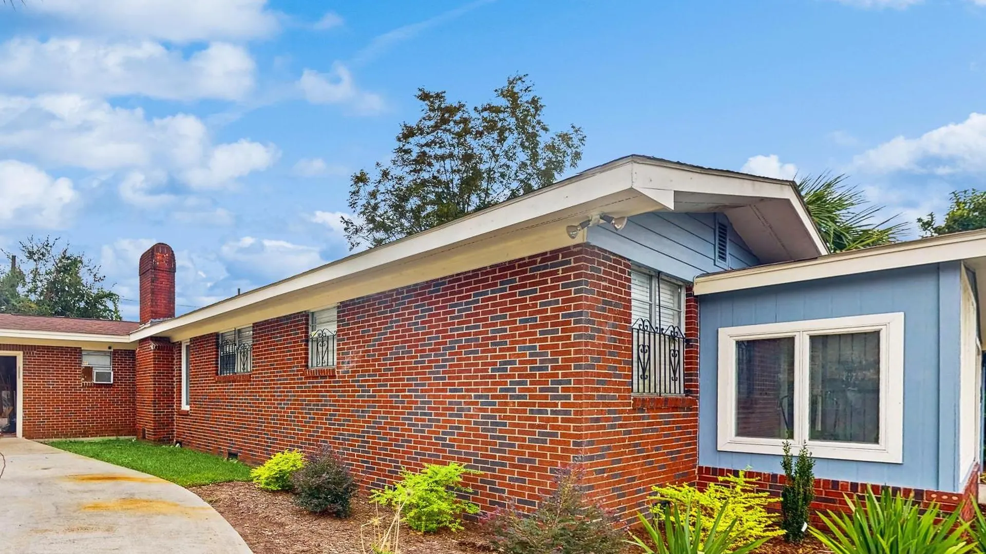 Holiday home 1107 West 42nd Street