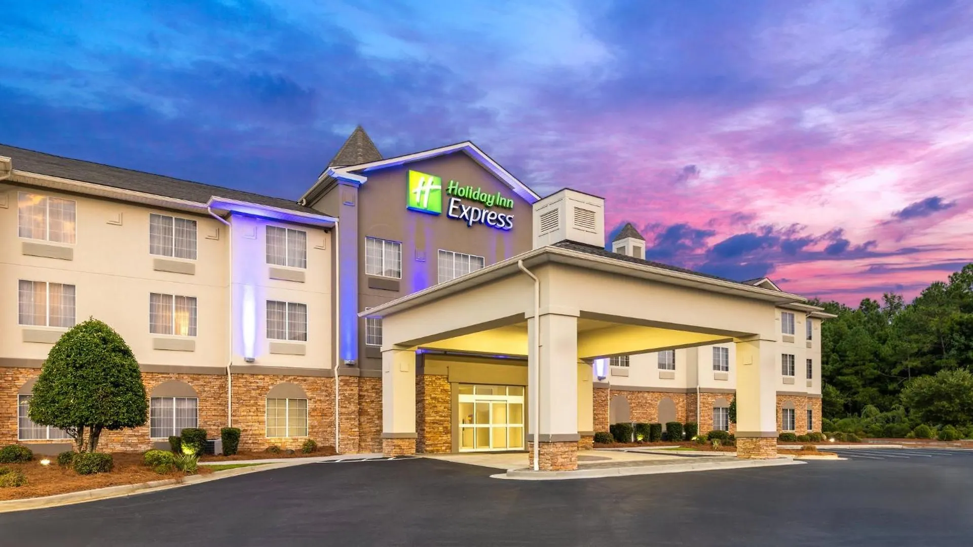 Express Airport By Ihg 3*
