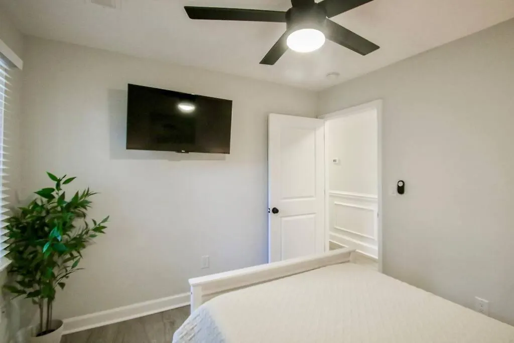 The Pooler Playhouse Game And 6 Bedrooms Apartment