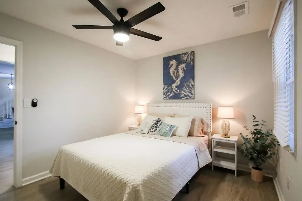 Apartment The Pooler Playhouse Game And 6 Bedrooms *