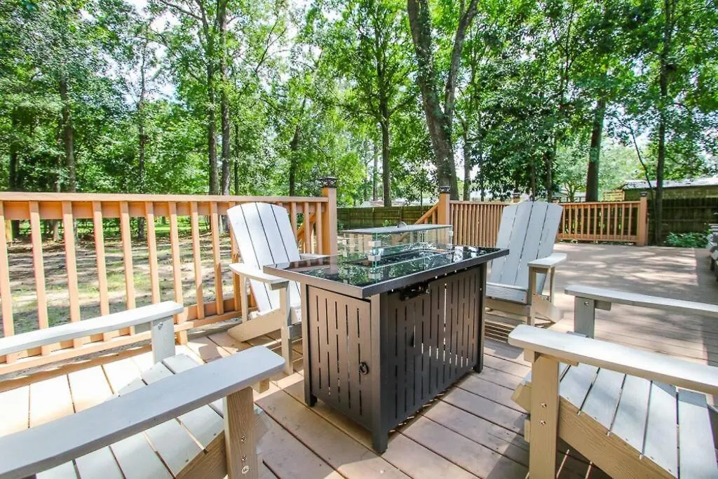 Apartment The Pooler Playhouse Game And 6 Bedrooms *