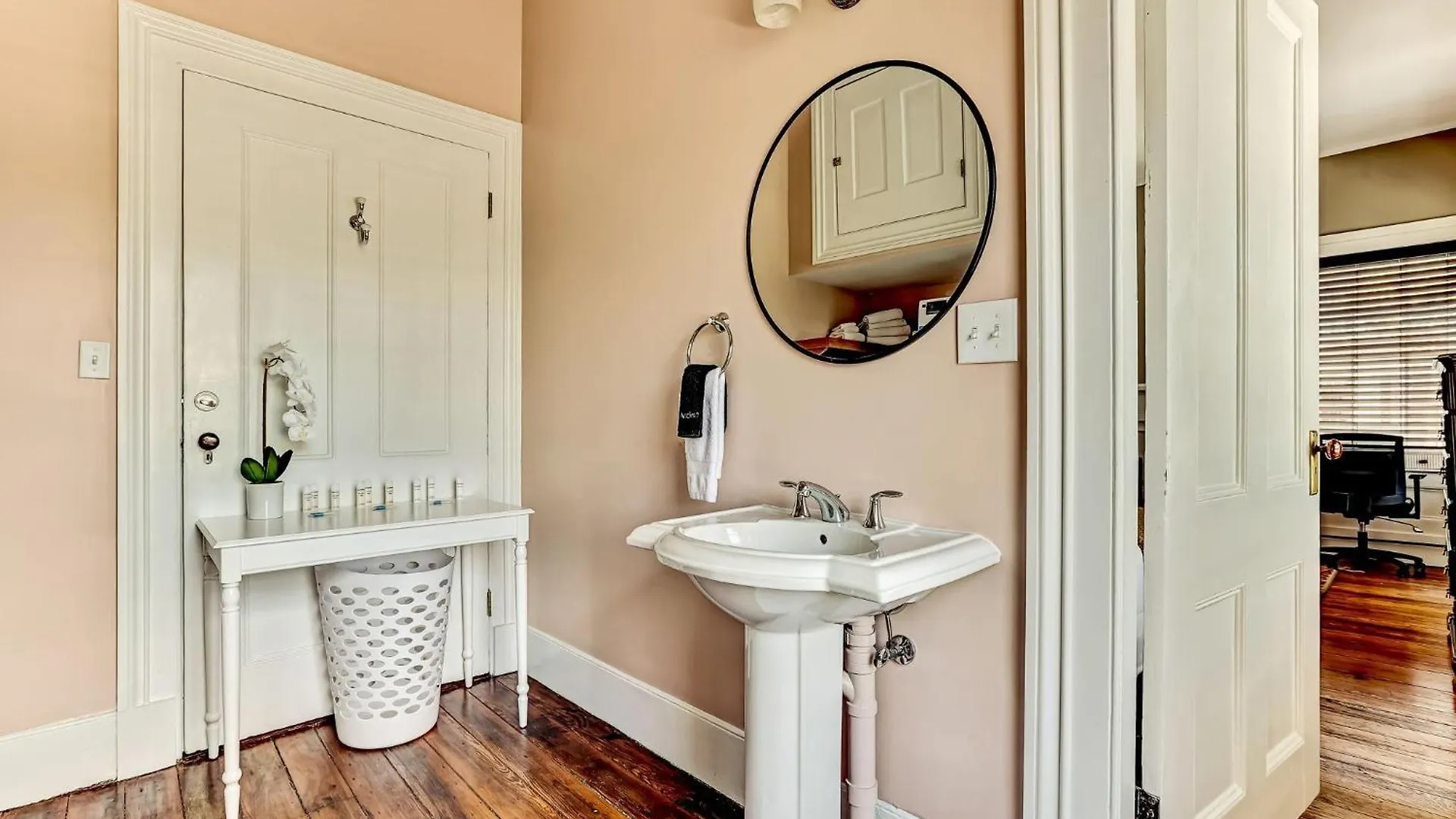 23 E York Street Unit 2 * Savannah