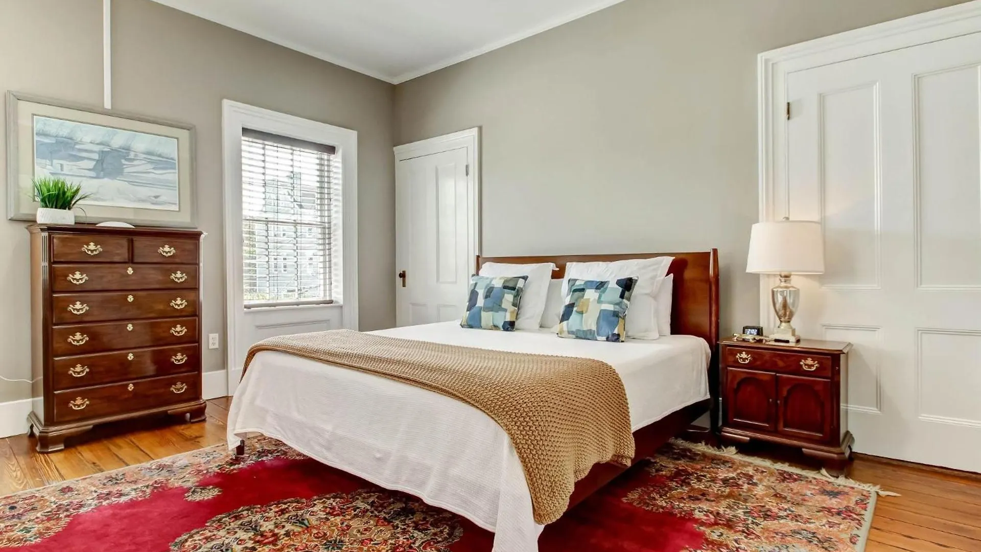 23 E York Street Unit 2 *