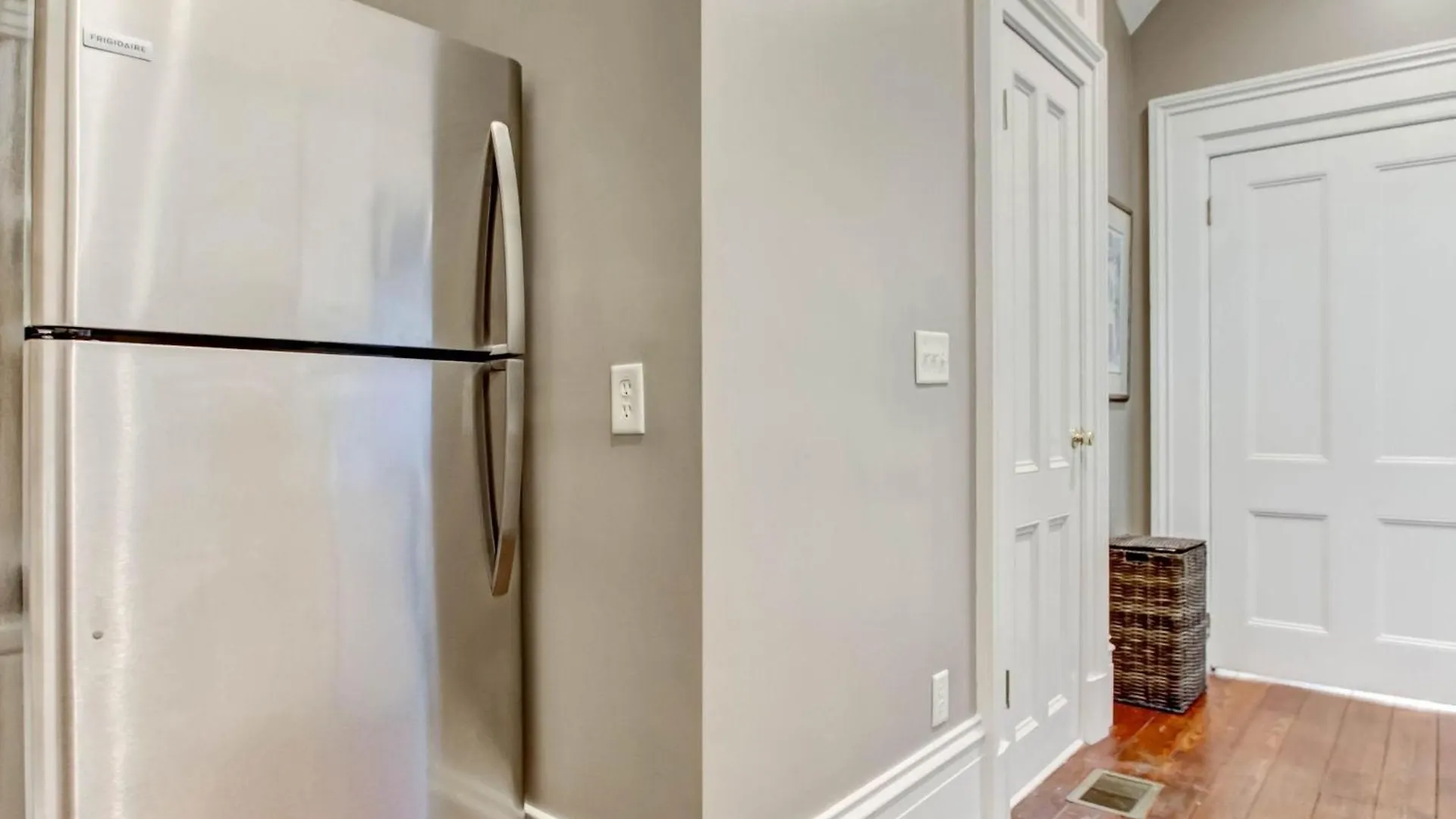 Apartman 23 E York Street Unit 1