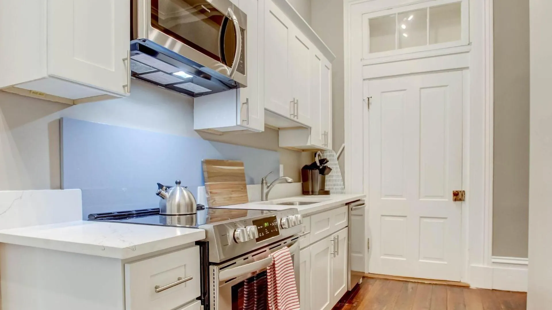 23 E York Street Unit 1 Apartman *