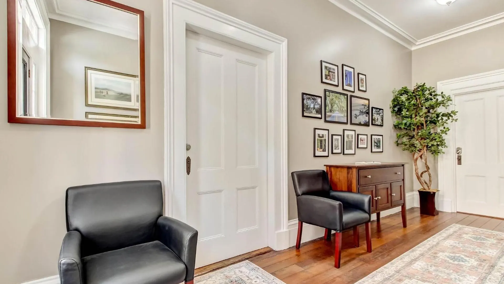 23 E York Street Unit 1 *