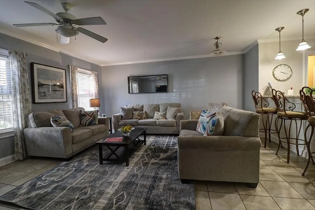 305 W Taylor Garden * Savannah