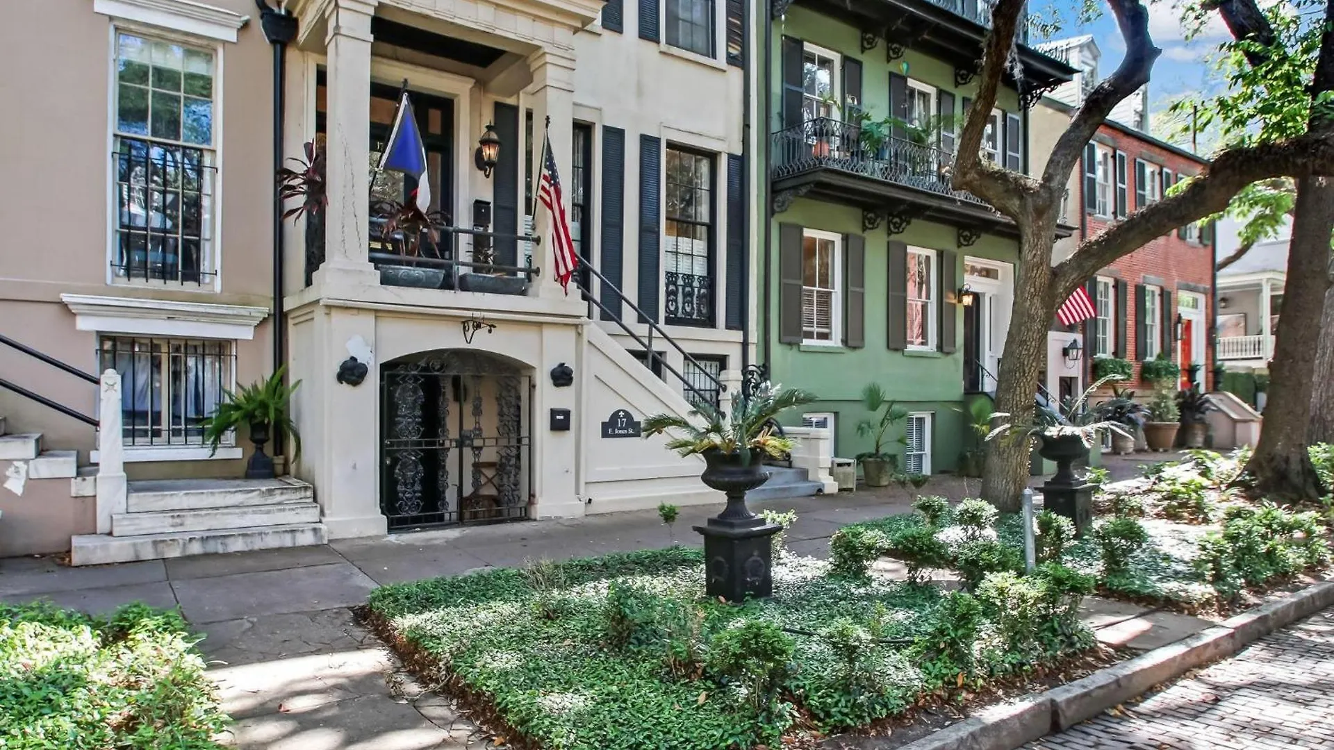 17 E Jones Street Parlor *