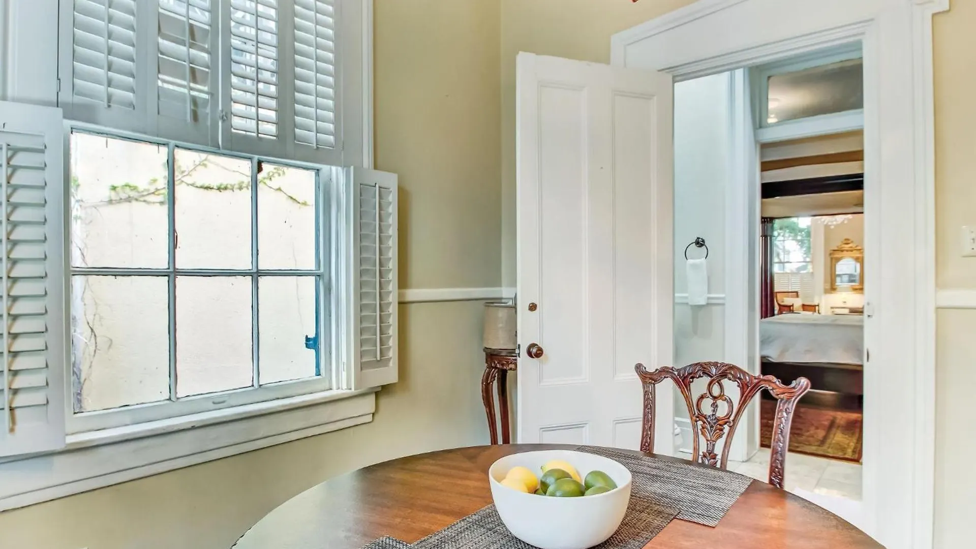 17 E Jones Street Parlor *