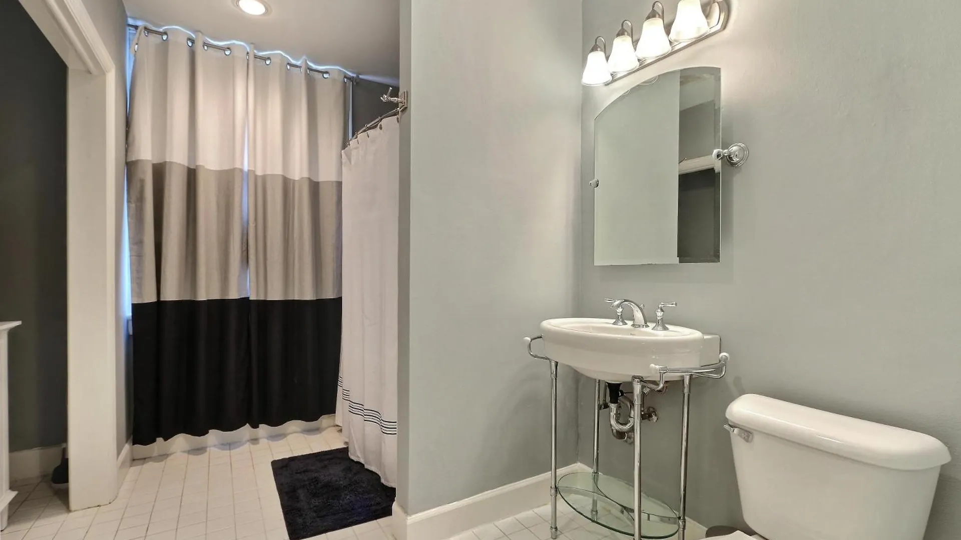 17 E Jones Garden Apartamento Savannah