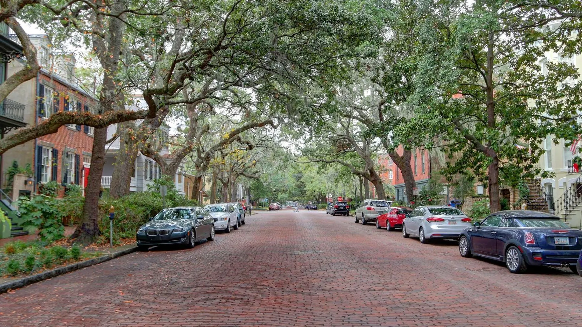 17 E Jones Garden Savannah