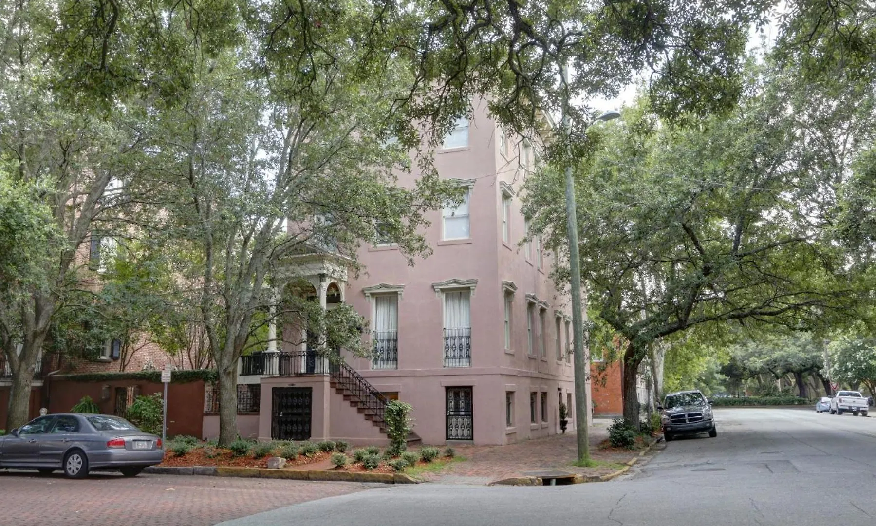 121 W Jones Parlor
