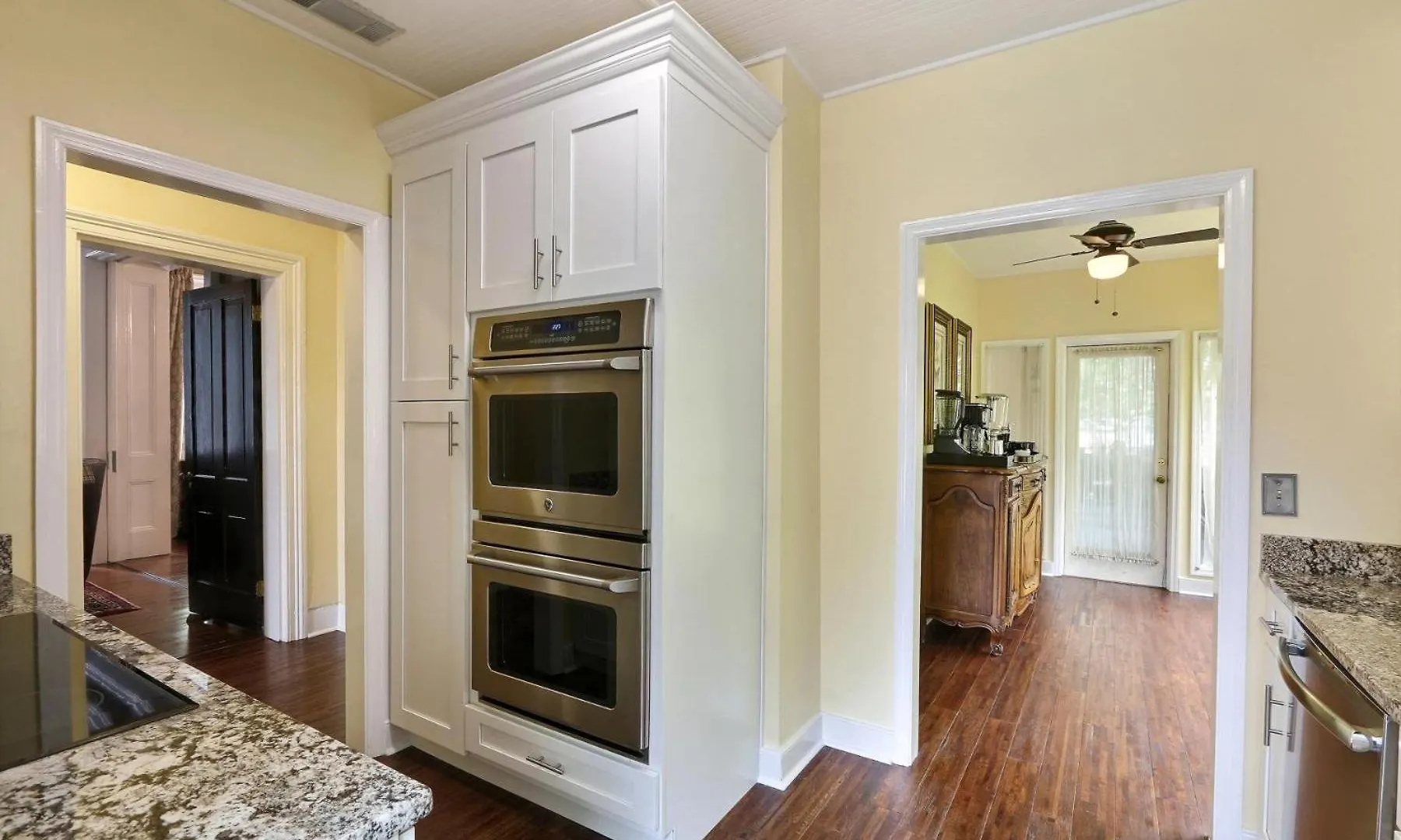 121 W Jones Parlor Savannah