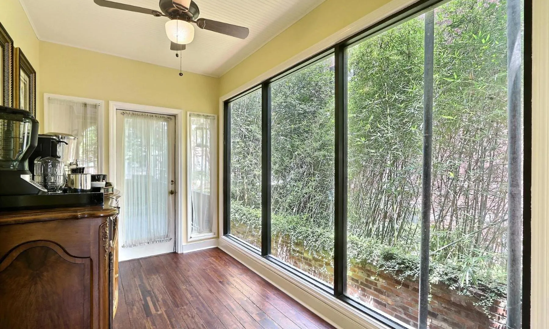 121 W Jones Parlor Apartment