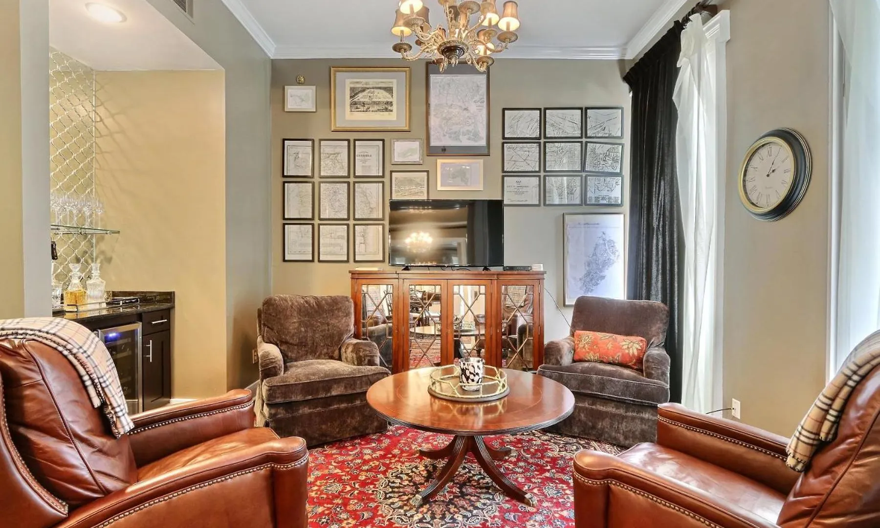 Apartment 121 W Jones Parlor *