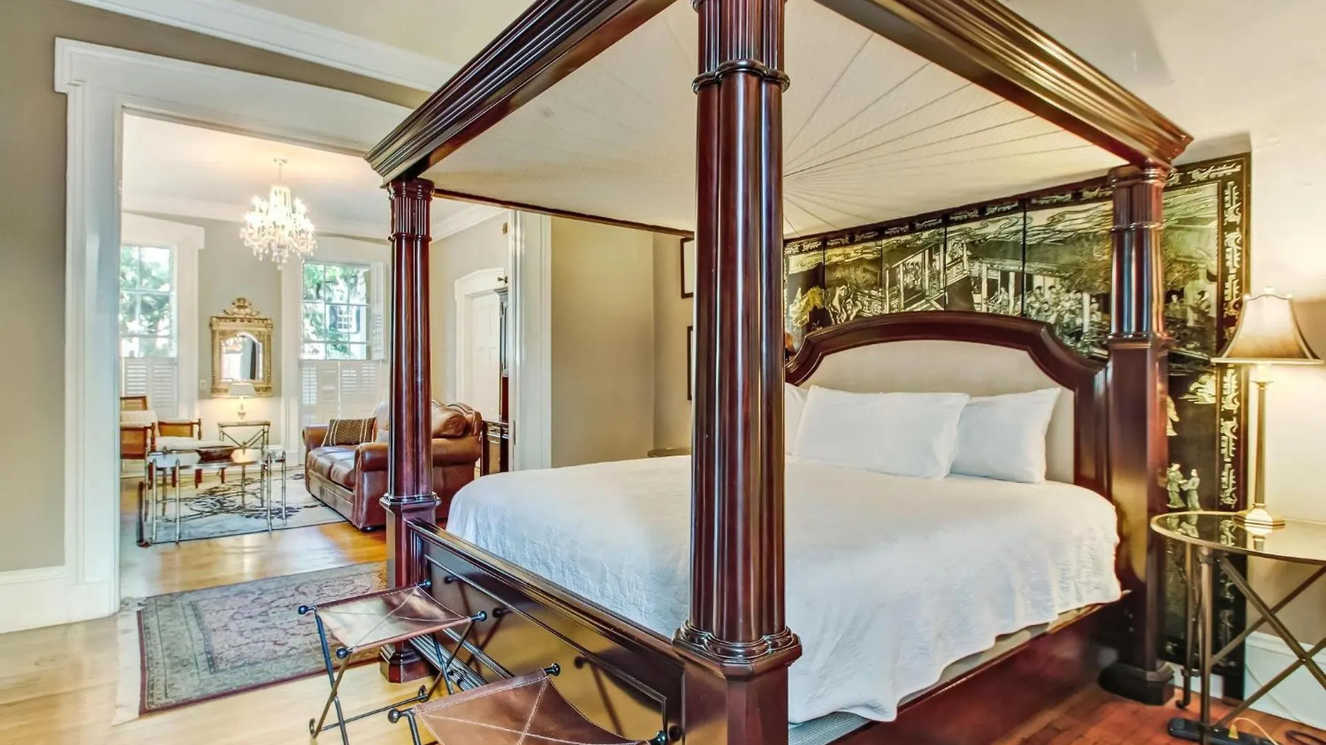 Apartment 17 E Jones Street Parlor Savannah