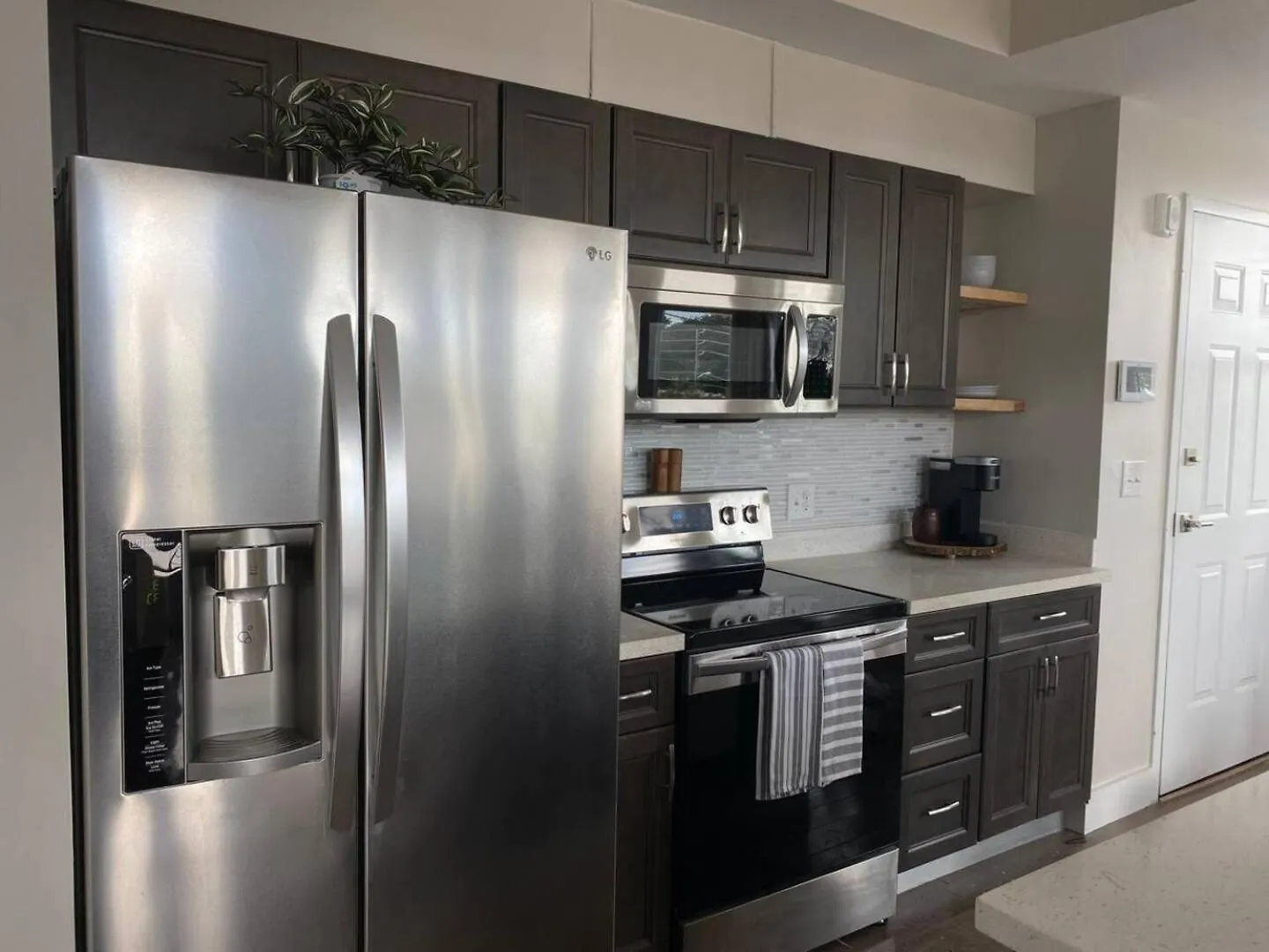 Downtown, Contemporary, 2 Bedroom, Roof Terrace! 4b Apartment