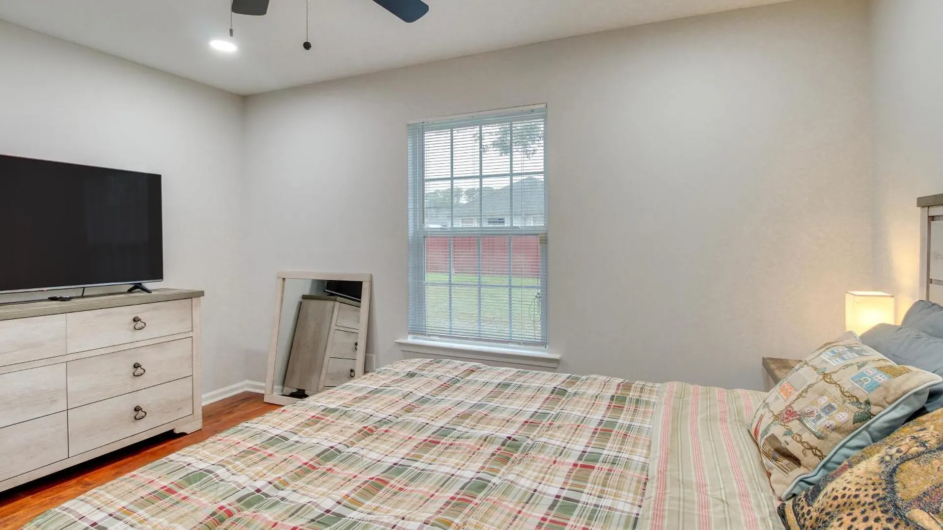 3 Mi To Oglethorpe Mall With Fenced Yard! Savannah