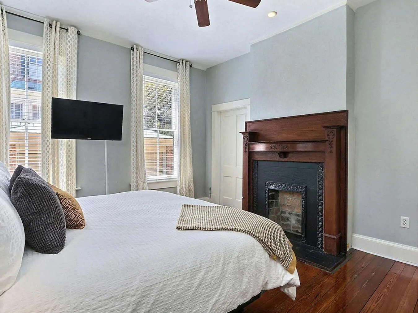 Lafayette Row Unit 1 * Savannah