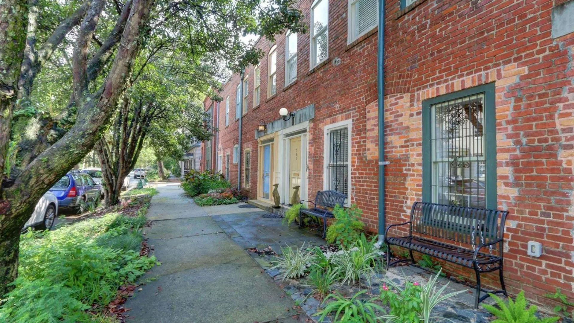 Historic Townhouse On Tattnall