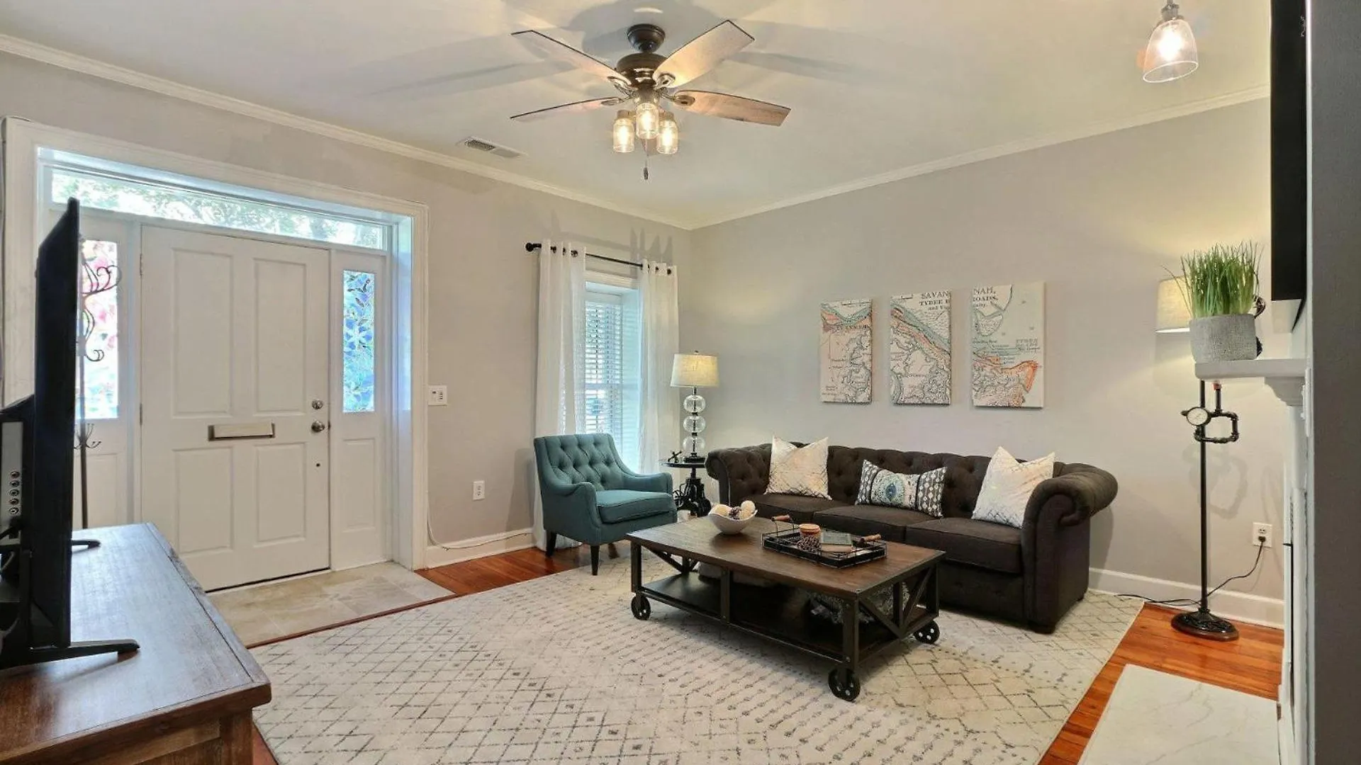 Historic Townhouse On Tattnall Ferienhaus