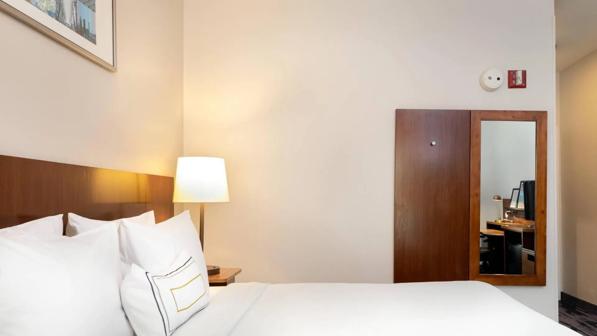 Fairfield & Airport 3*