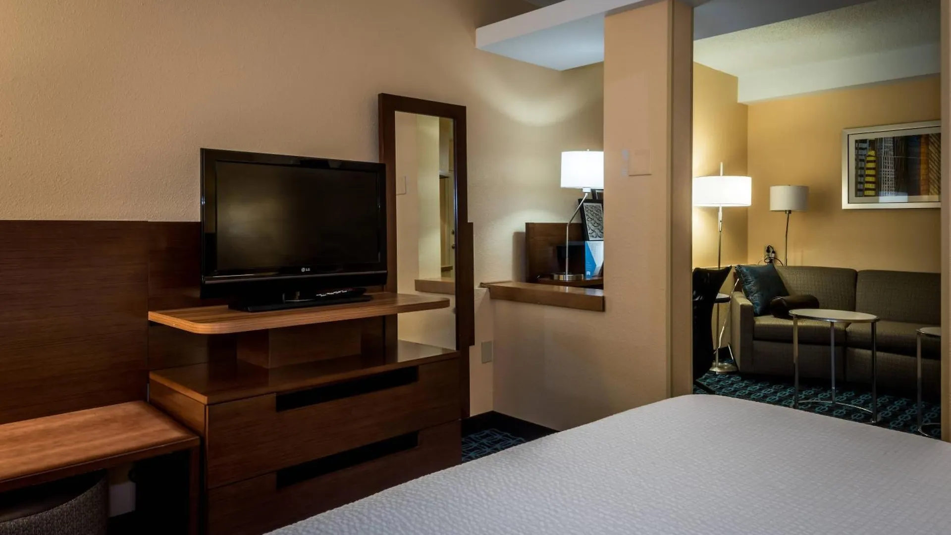 Fairfield & Savannah I-95 South Hotel 3*