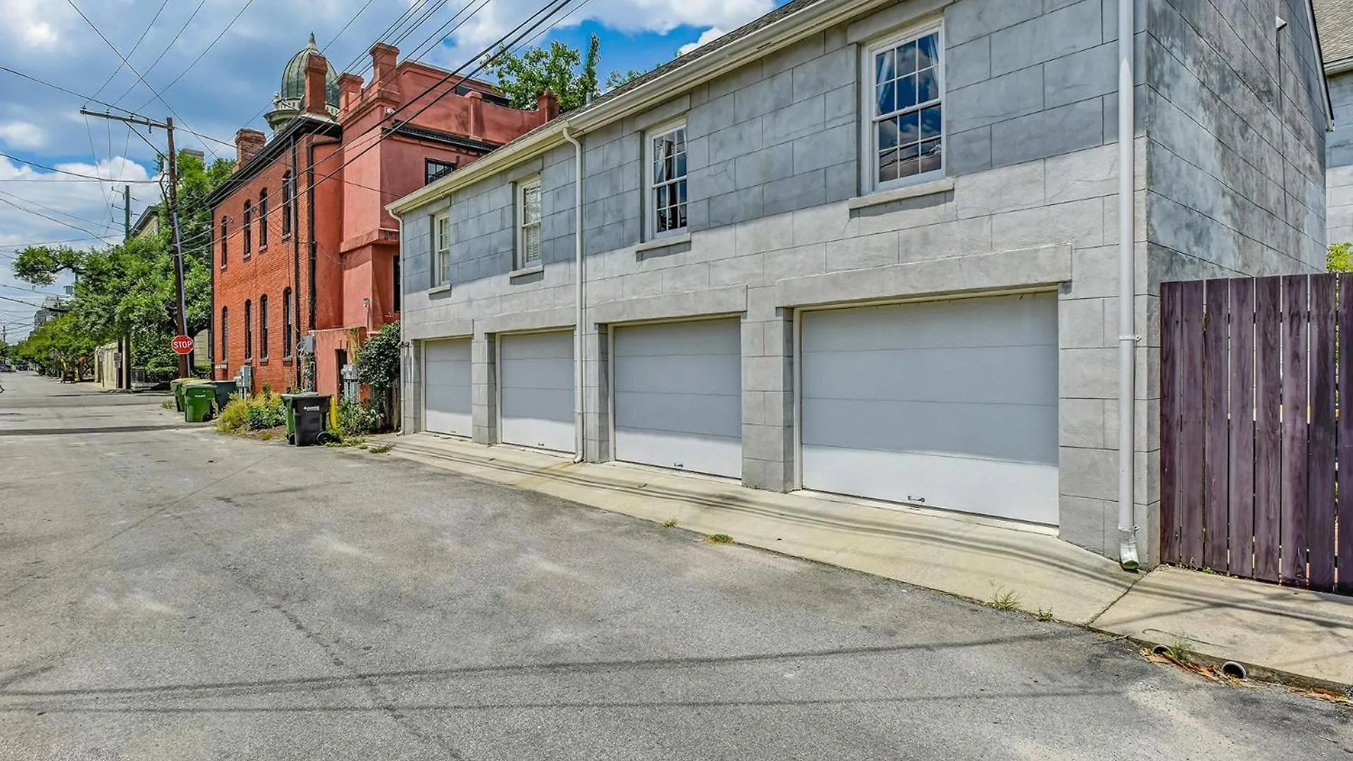 Perry Lane Carriage House * Savannah