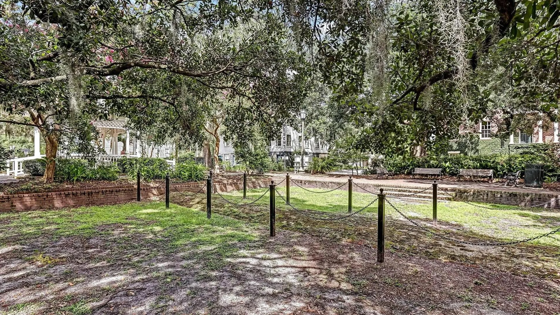 Houston Street Retreat Savannah