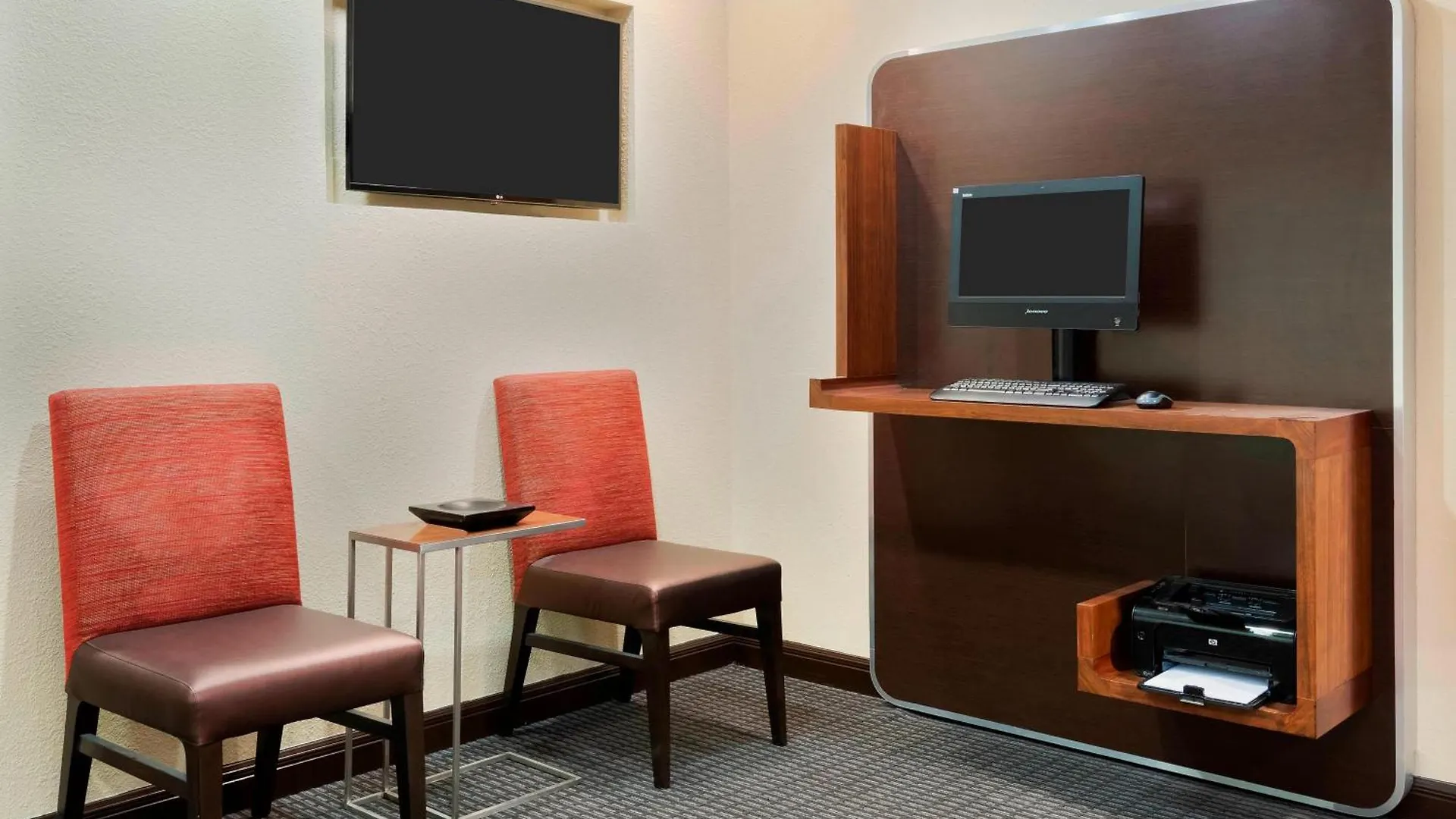 Hotel Towneplace Midtown 3*