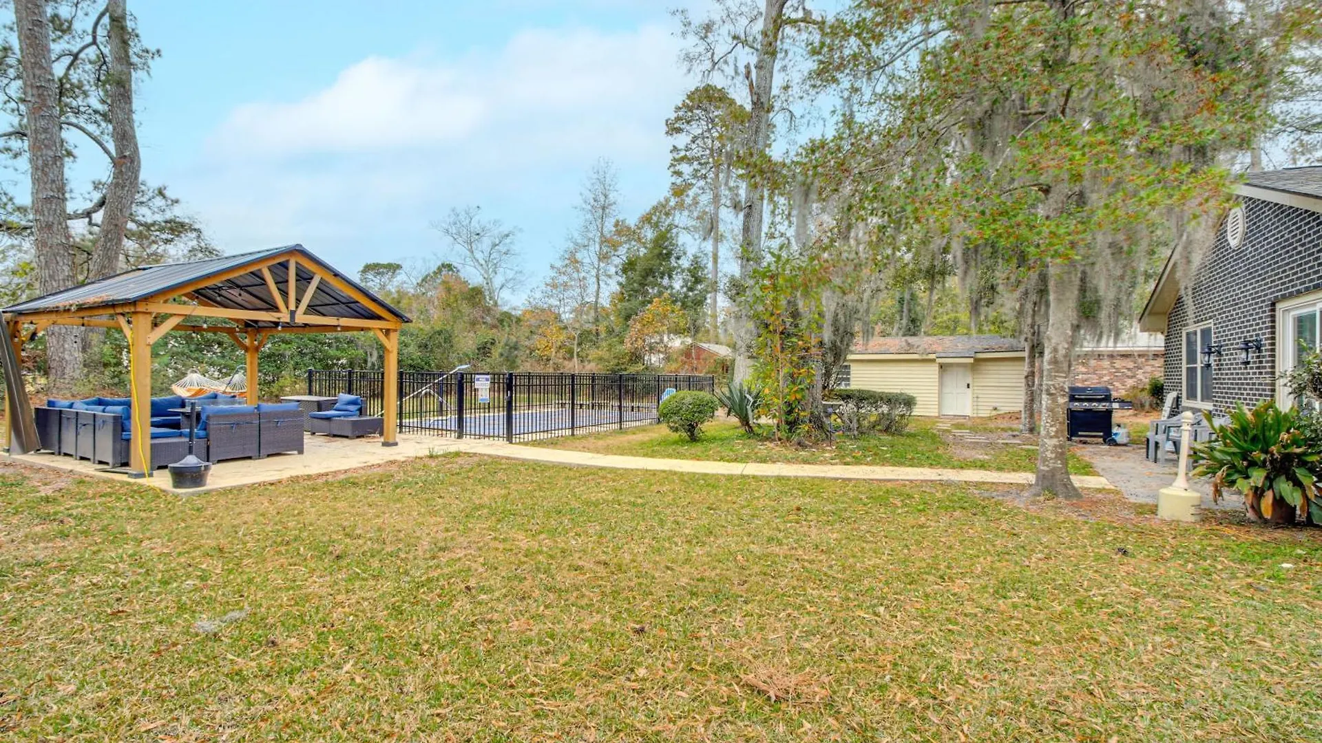 4 Mi To With Gazebo And Seasonal Pool! * Savannah