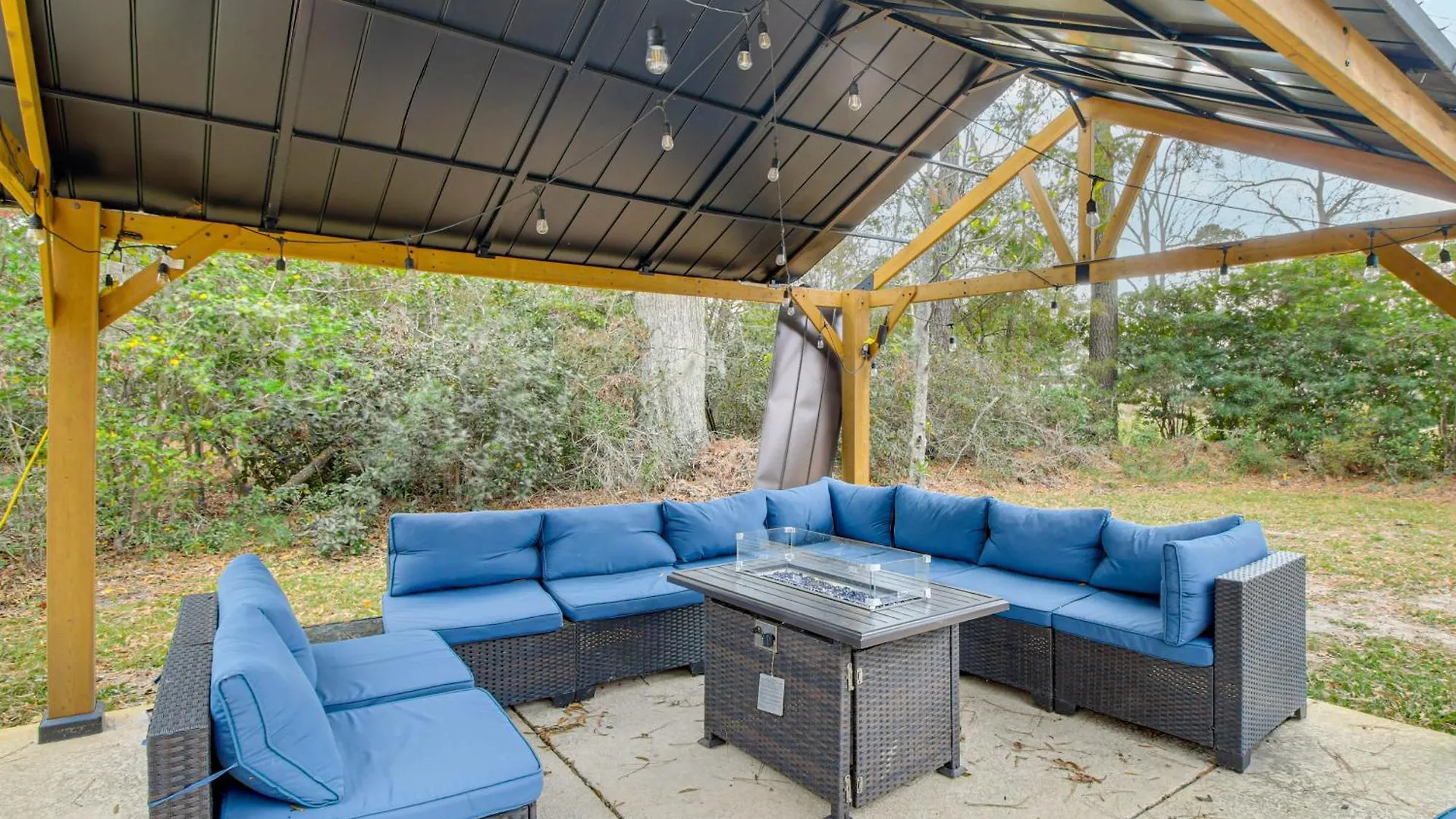 4 Mi To With Gazebo And Seasonal Pool! Holiday home *